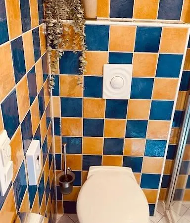 Kuenstler Am Weilburger Schloss, Marktplatz 9 *