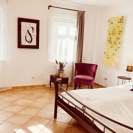 Apartment Kuenstler Am Weilburger Schloss, Marktplatz 9 *